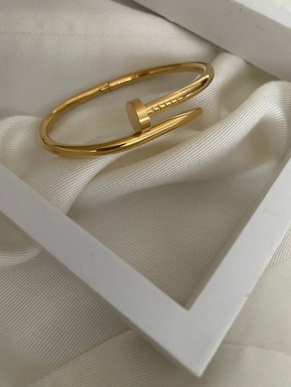 Pulsera®l Clavo Cartier ✨+ Caja de regalo 💗